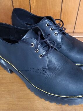 Dr. Martens Shriver Low Platform Black Leather Oxford Shoes Size 9, EUC!